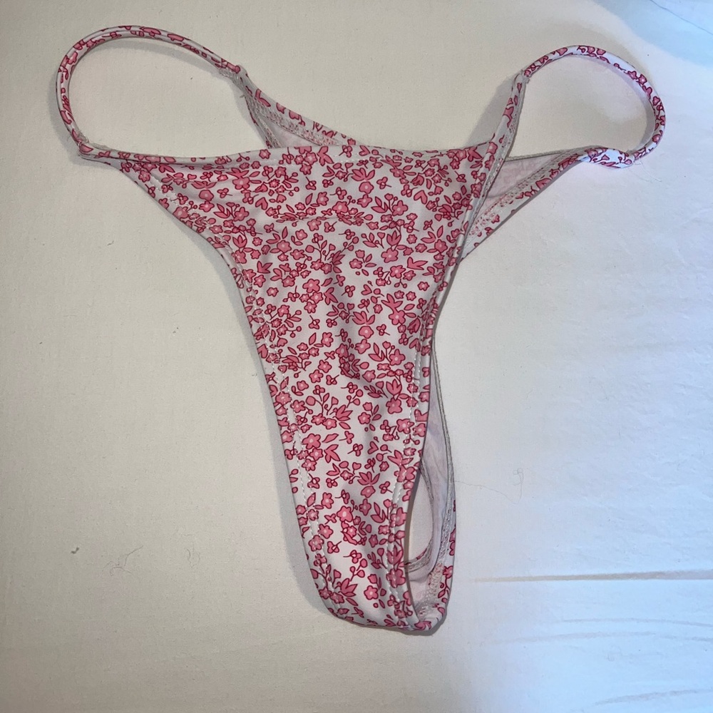 Thong bikini bottom